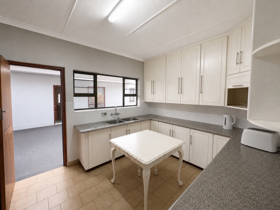 4 Bedroom Property for Sale in Nahoon Beach Eastern Cape